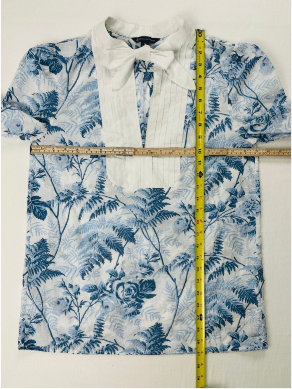 Brooks Brothers Blue Toile Cotton Tie-Neck Blouse White Bib Floral Top Size M - Picture 4 of 12